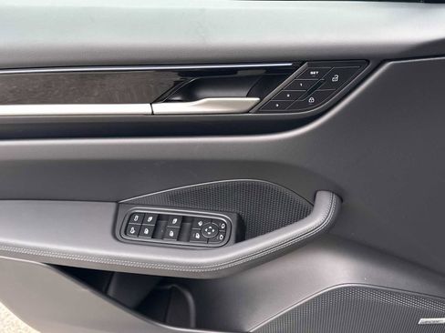 New 2025 Porsche Macan 4S Electric image 12