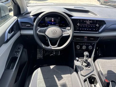 Certified 2023 Volkswagen Taos SE FWD image 8