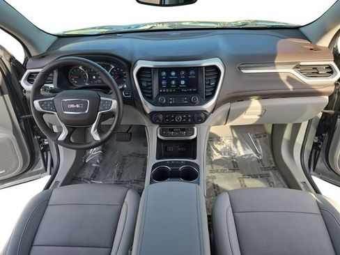 Used 2023 GMC Acadia SLT w/ Preferred Package image 10