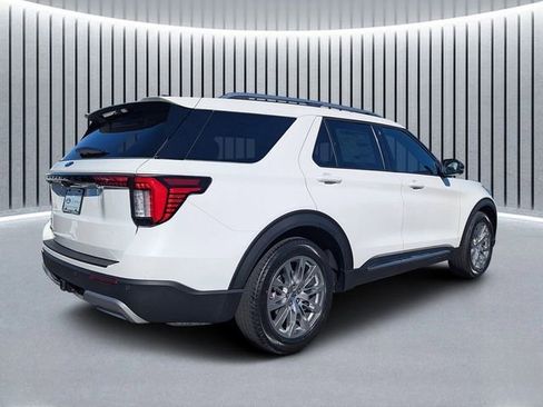 New 2026 Ford Explorer Platinum RWD image 3