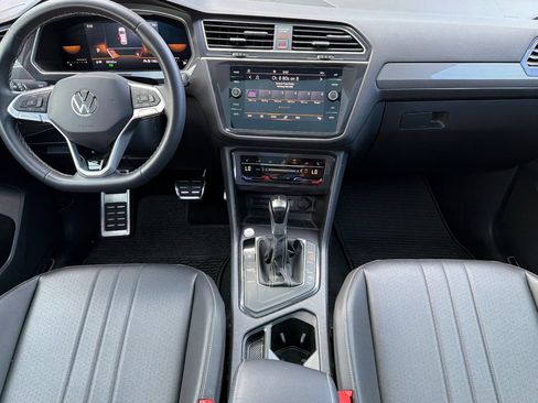 Used 2023 Volkswagen Tiguan SE R-Line FWD image 15