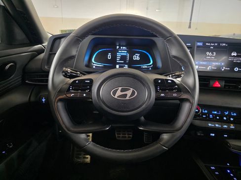 Certified 2025 Hyundai Elantra Sport FWD image 29