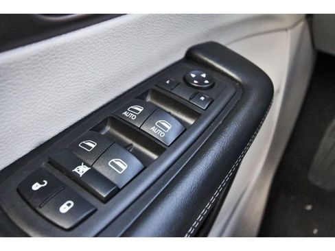 Used 2023 Chrysler Voyager LX image 21