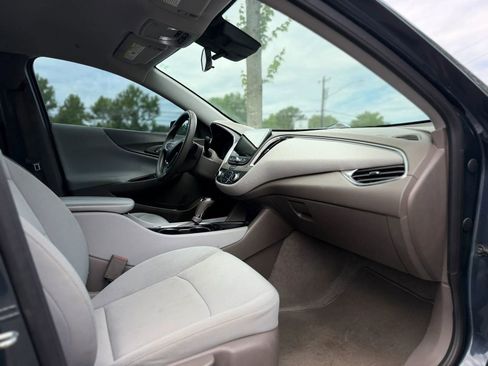 Used 2020 Chevrolet Malibu LT FWD image 12