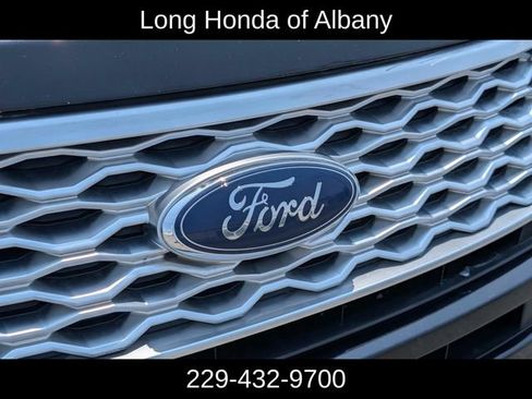 Used 2017 Ford Explorer Platinum AWD/4WD image 3