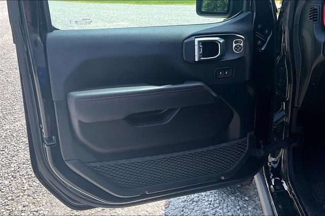 Used 2023 Jeep Gladiator Rubicon w/ LED Lighting Group AWD/4WD image 22