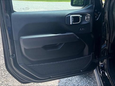 Used 2023 Jeep Gladiator Rubicon w/ LED Lighting Group AWD/4WD image 22