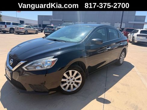Used 2017 Nissan Sentra SV FWD image 1