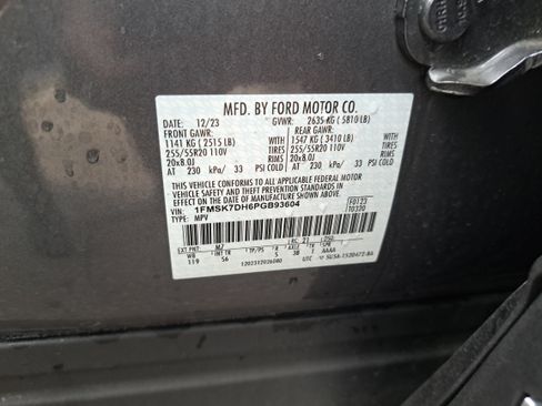 Used 2023 Ford Explorer XLT w/ Equipment Group 202A RWD image 35