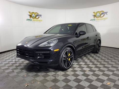 Used 2022 Porsche Cayenne Turbo S image 3