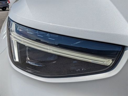New 2025 Volvo XC40 B5 Ultra w/ Climate Package image 9