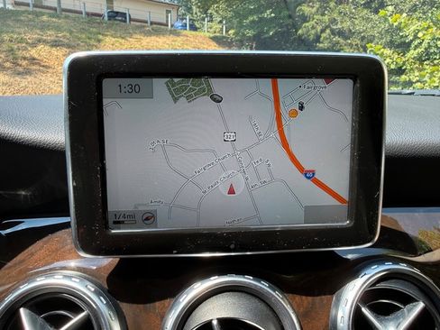 Used 2015 Mercedes-Benz GLA 250 4MATIC image 25