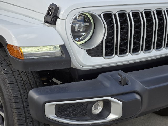 Used 2026 Jeep Wrangler Unlimited Sahara AWD/4WD image 9