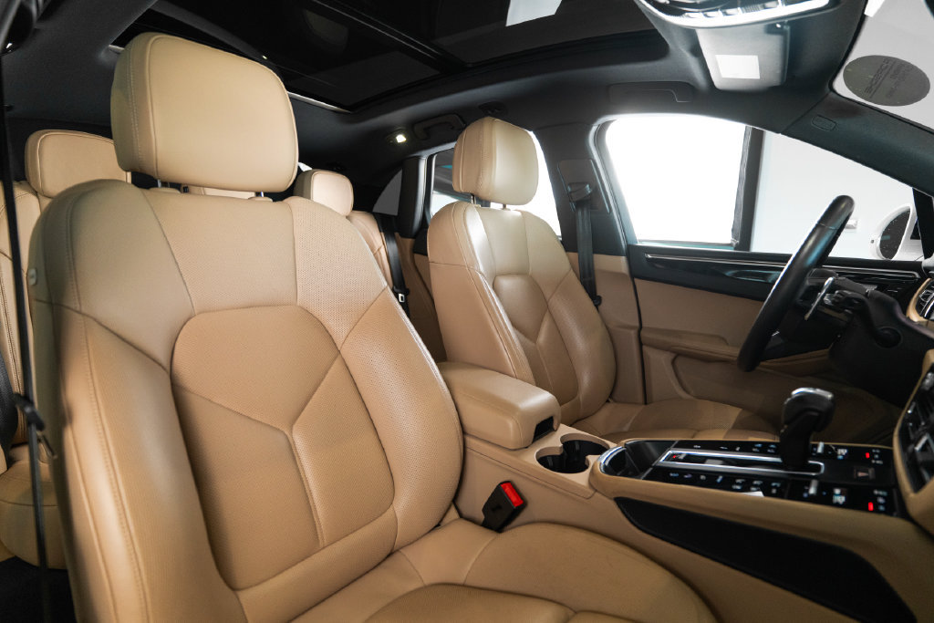 Certified 2023 Porsche Macan S AWD/4WD image 17