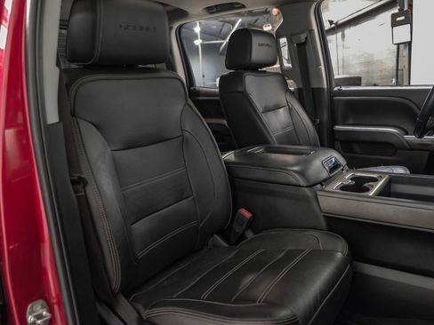 Used 2018 GMC Sierra 3500 Denali w/ Duramax Plus Package image 30