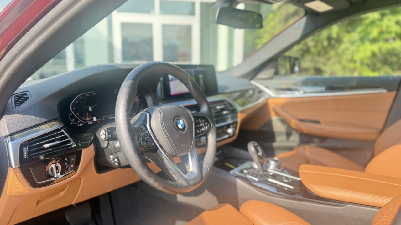 Used 2023 BMW 540i w/ Premium Package RWD image 10