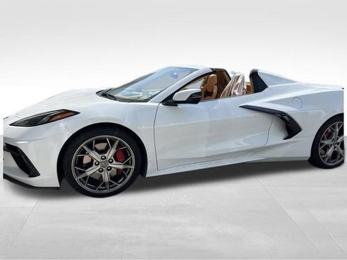 Used 2022 Chevrolet Corvette Stingray Premium Conv w/ Z51 Performance Package RWD image 4