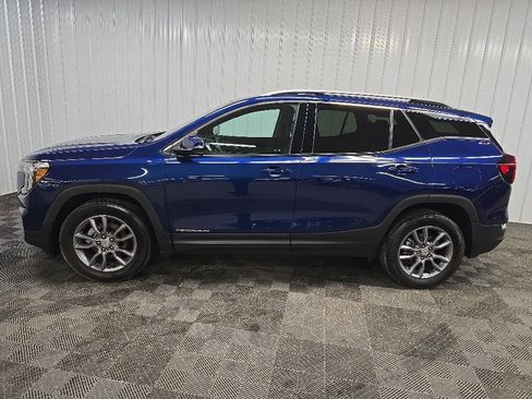 Used 2023 GMC Terrain SLT AWD/4WD image 5