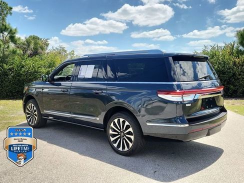Used 2022 Lincoln Navigator L Reserve AWD/4WD image 3