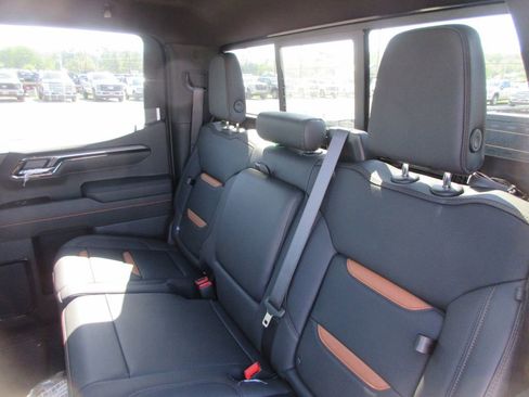 New 2026 GMC Sierra 1500 AT4 w/ AT4 Premium Package AWD/4WD image 13