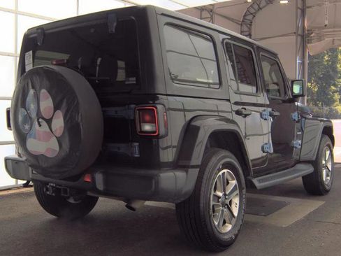 Used 2020 Jeep Wrangler Unlimited Sahara AWD/4WD image 5