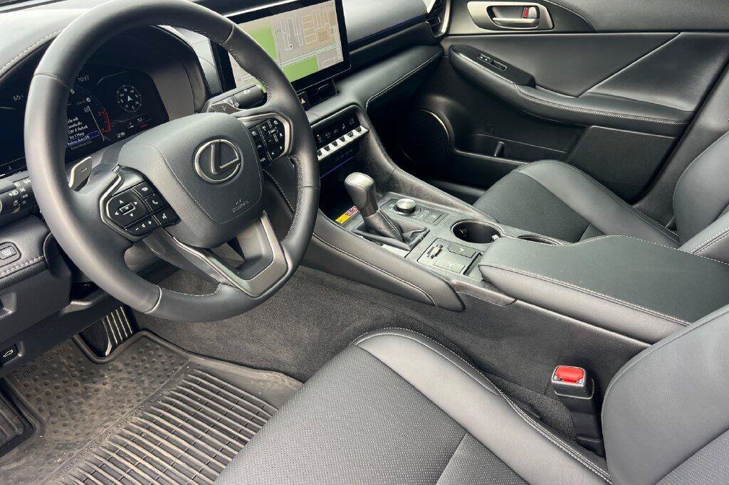 Used 2026 Lexus IS 350 F Sport RWD image 10