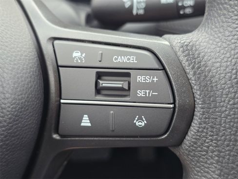 New 2026 Honda HR-V LX image 32