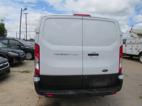 Used 2019 Ford Transit 250 130 Low Roof image 5