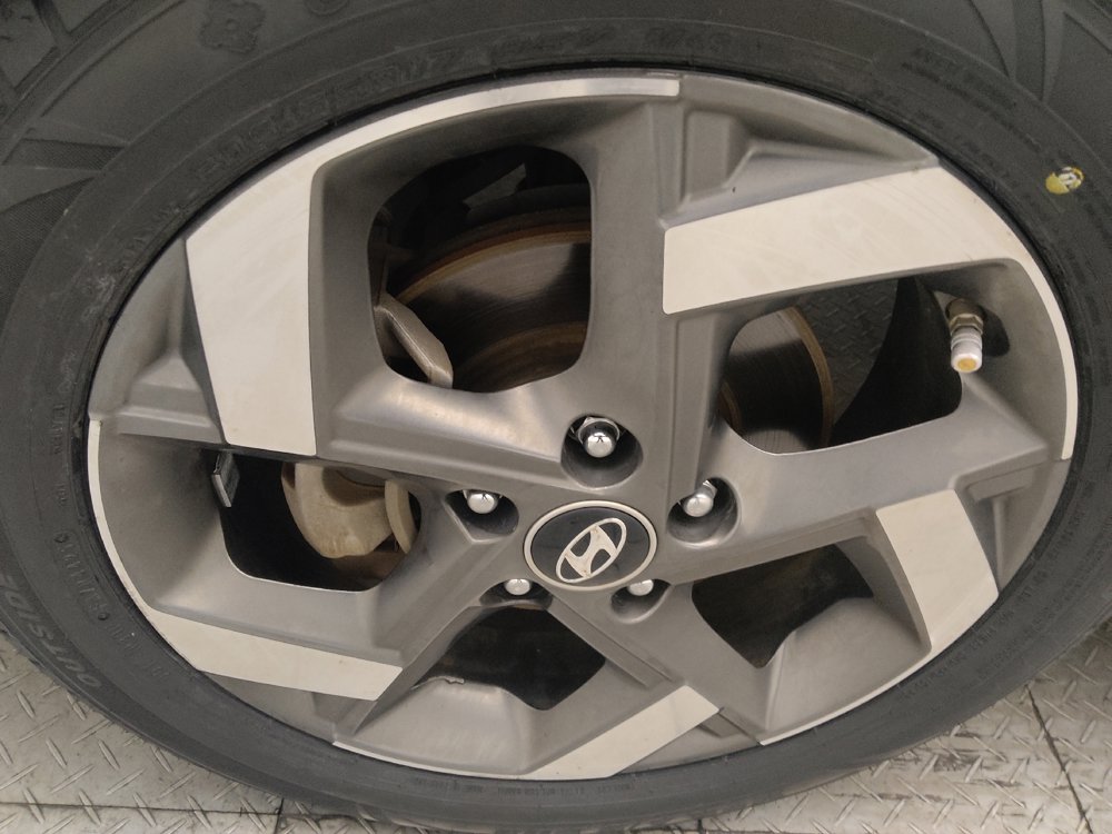 Used 2021 Hyundai Venue SEL FWD image 31