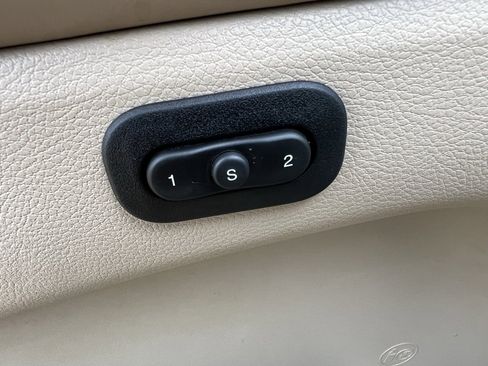 Used 2020 Jeep Grand Cherokee Overland image 27