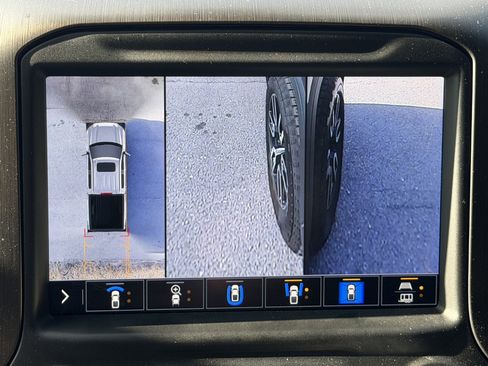 Used 2021 GMC Sierra 1500 AT4 w/ AT4 Premium Package image 16