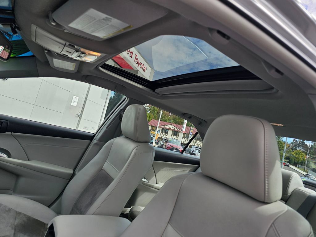 Used 2014 Toyota Camry XLE w/ Leather Package FWD image 21