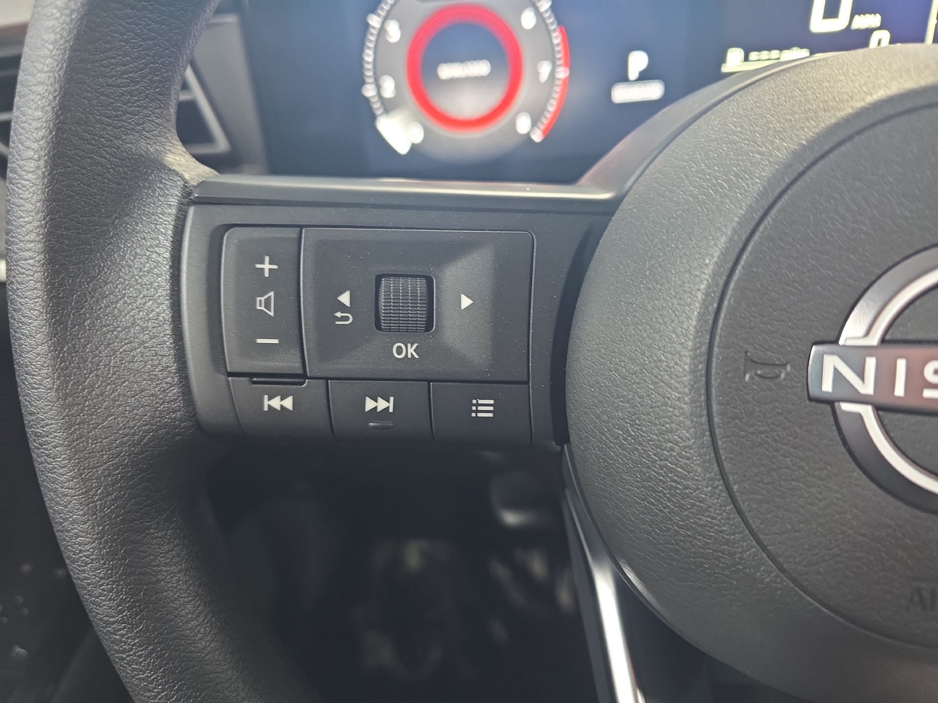 New 2027 Nissan Kicks SV w/ SV Premium Package FWD image 16