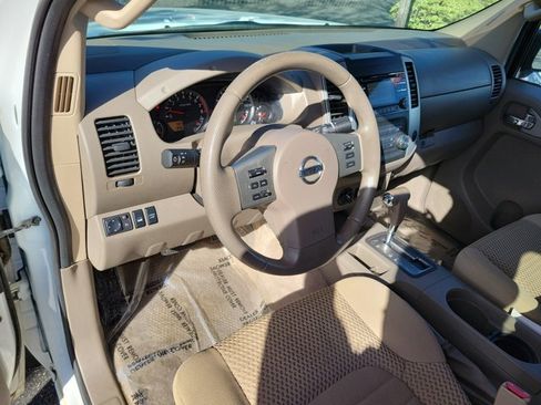 Used 2014 Nissan Frontier SV image 18