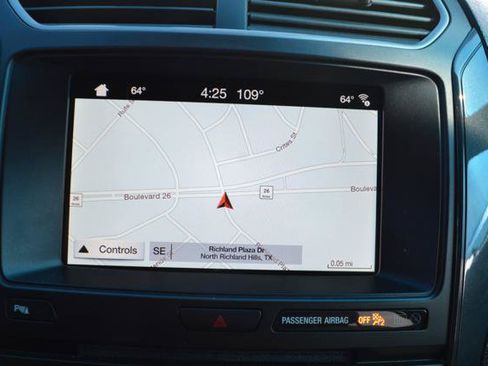 Used 2018 Ford Explorer XLT w/ Equipment Group 202A FWD image 18