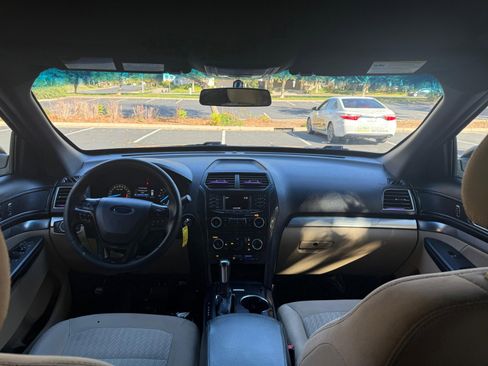 Used 2017 Ford Explorer FWD image 13