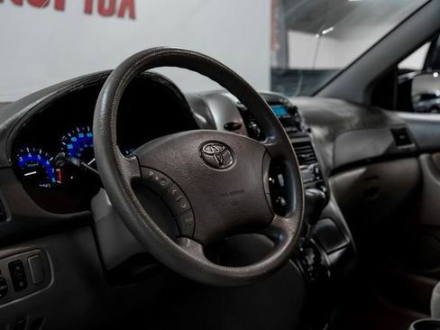 Used 2008 Toyota Sienna LE image 16