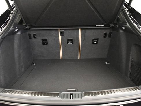 Certified 2025 Porsche Macan image 57