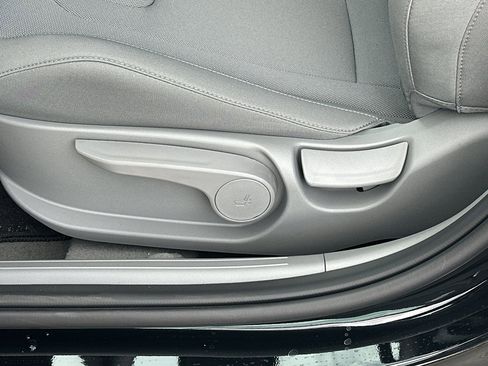 New 2026 Hyundai Elantra SE FWD image 25