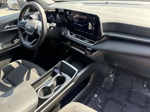 Used 2025 Chevrolet Equinox LT FWD image 26