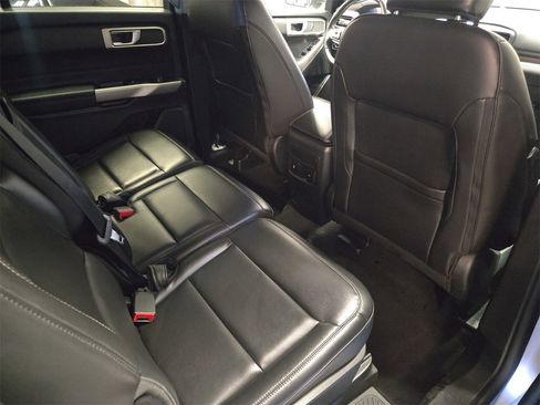 Used 2023 Ford Explorer XLT w/ Equipment Group 202A image 11
