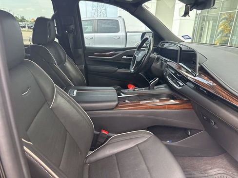 Used 2023 Cadillac Escalade Premium Luxury AWD/4WD image 8