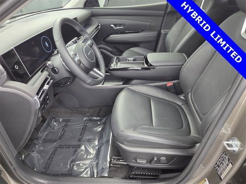 Used 2025 Hyundai Tucson Limited image 28