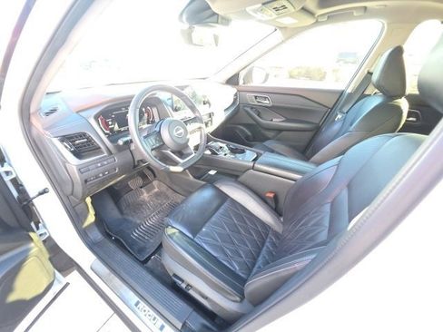 Used 2023 Nissan Rogue Platinum w/ Platinum Premium Package image 12