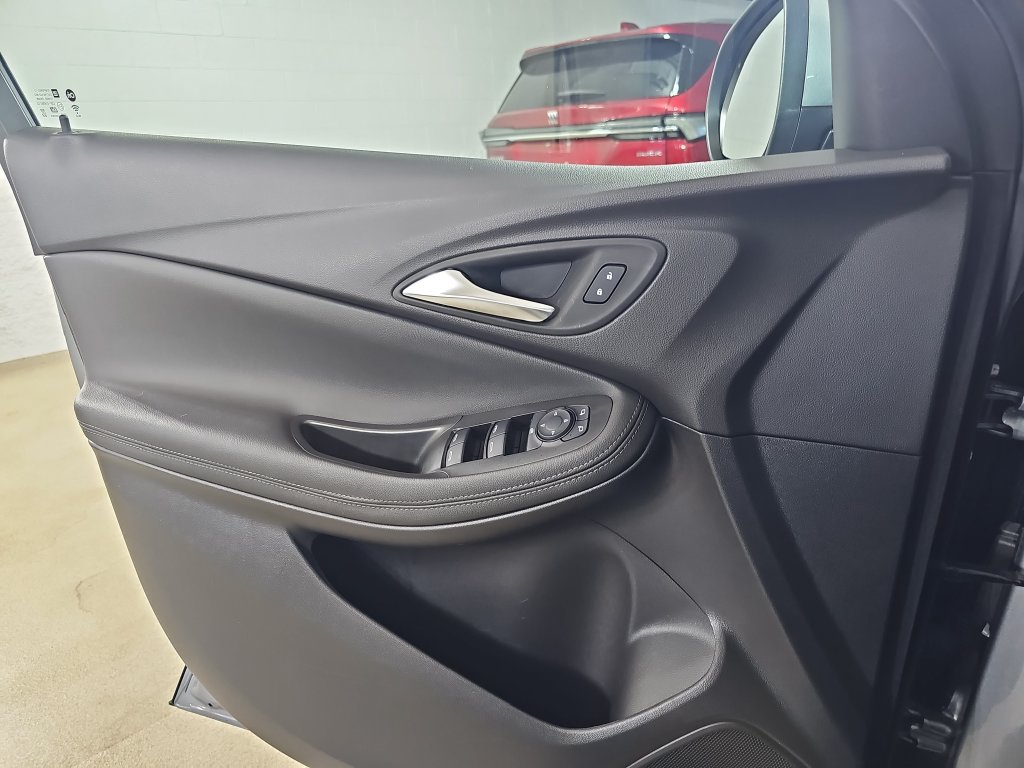 Used 2024 Buick Encore GX Preferred FWD image 32