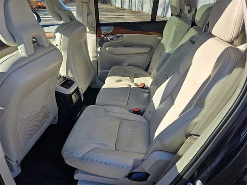 Used 2017 Volvo XC90 T8 Inscription w/ Luxury Package image 35
