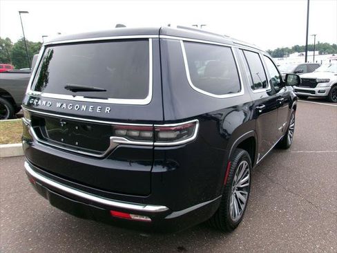 Certified 2025 Jeep Grand Wagoneer 4WD image 3