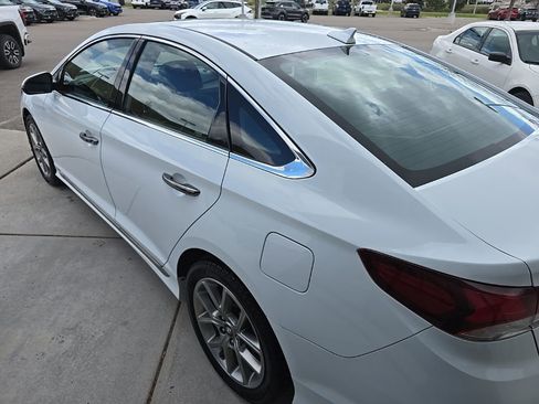 Used 2018 Hyundai Sonata Limited w/ Cargo Package image 4
