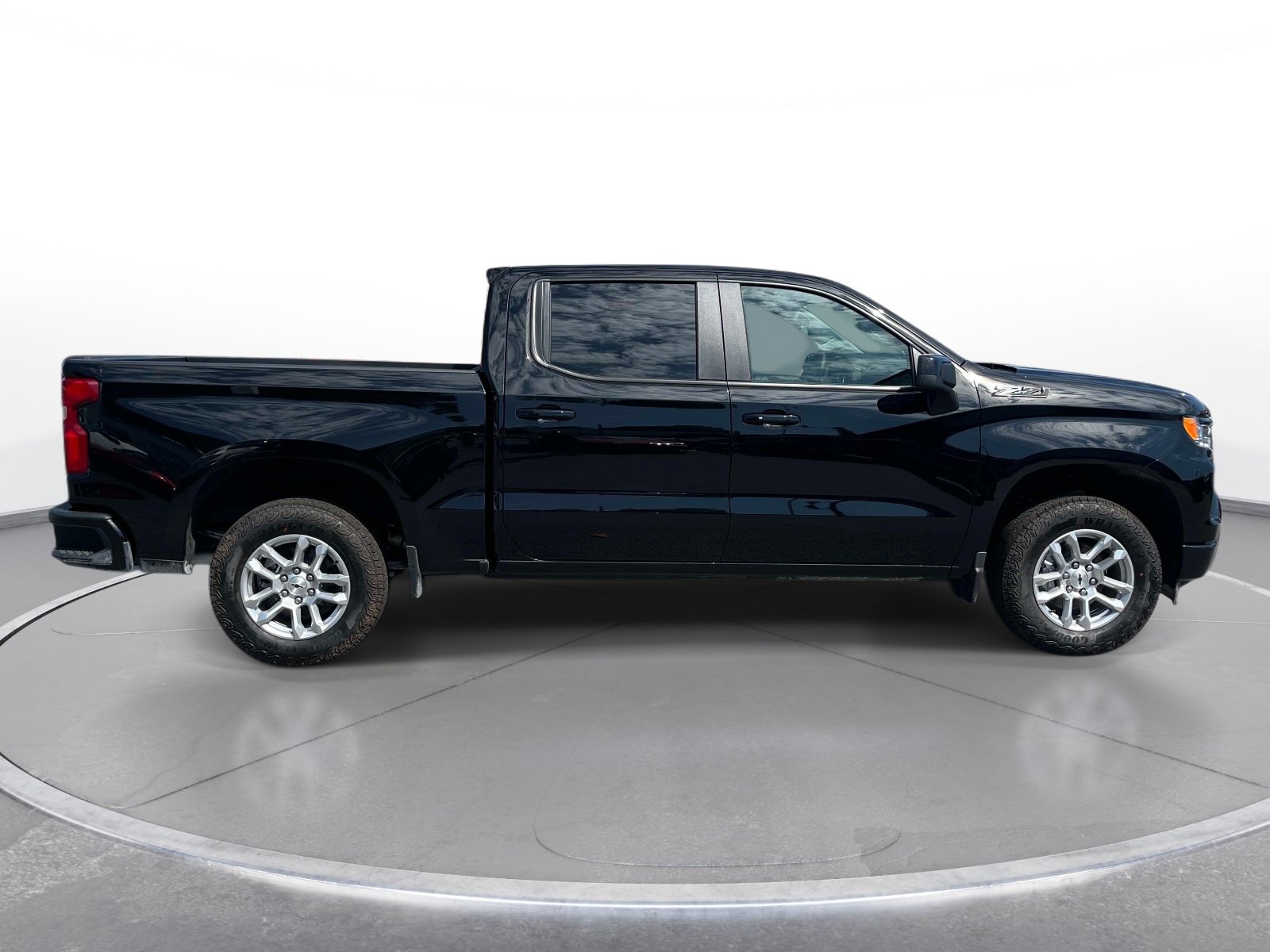 New 2026 Chevrolet Silverado 1500 RST w/ Z71 Off-Road Package AWD/4WD image 3