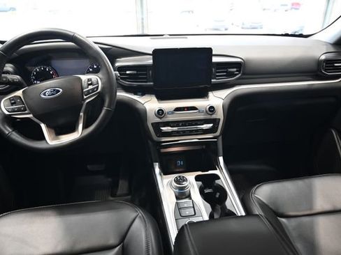 Used 2022 Ford Explorer XLT w/ Equipment Group 202A image 13